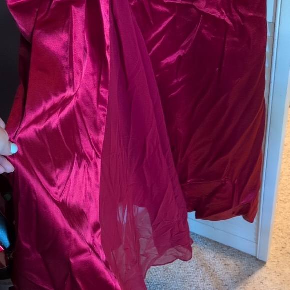 Blondie Nites Red Halter Evening Dress - Picture 9 of 16